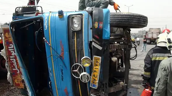 برخورد جرثقیل با کامیونت خاور در محور سرخس_مشهد / ۴ نفر مصدوم شدند