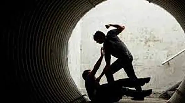 ربودن جوان تهرانی به خاطر کل کل/  پسر جوان را در جنگل لویزان به درخت بستند و کتک زدند