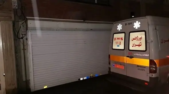 همسایه با قمه آمبولانس تهران را زمینگیر کرد / بیمار اورژانسی جان باخت + تصاویر