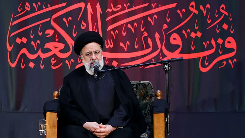 آیت الله سید ابراهیم رئیسی بامداد دوشنبه، در مراسم احیای شب بیست و یکم ماه مبارک رمضان و در شب شهادت مولای متقیان حضرت امیرالمومنین علی (ع)، در اجتماع زائران حرم مطهر امام خمینی (ره)