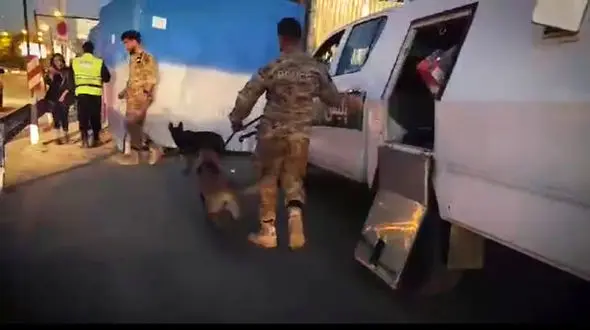 فیلم بررسی واحدهای چک و خنثی پلیس اطراف مصلی تهران