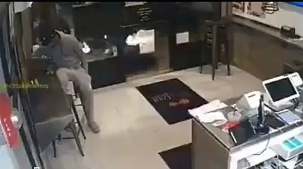 ببینید / مردخوش شانس از مرگ حتمی نجات پیدا کرد + فیلم نفسگیر