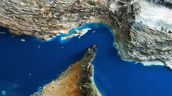 توقیف و مصادره در انتظار شناورهای متخلف در تنگه هرمز