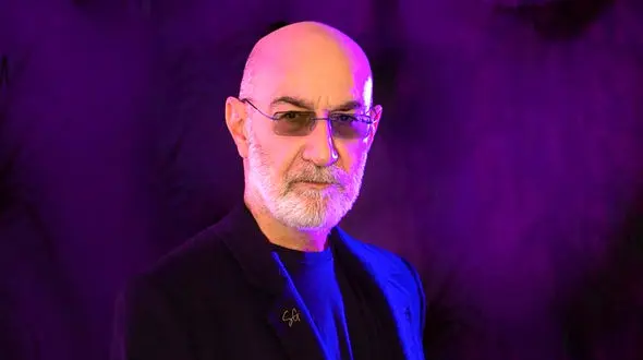 دانلود آهنگ باشکوه سیاوش قمیشی به نام زنگ بزنه