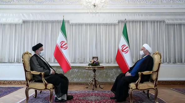مقایسه نمره روحانی و رئیسی در جدال با نرخ تورم
