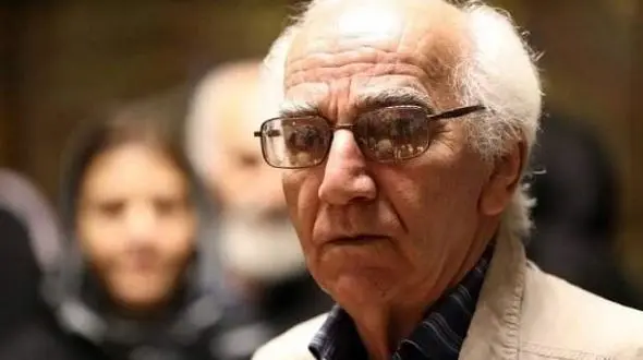 فیلم خاطره گفتن غلامرضا بنفشه خواه از داریوش مهرجویی با بغض در سالن تئاتر