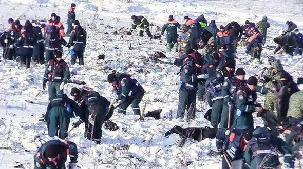 کشف بقایای جسد تکه تکه شده قربانیان سقوط هواپیما در روسیه + عکس 