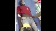 فیلم واق واق کردن یک مرد پس از حمله سگ هار به او + جزئیات