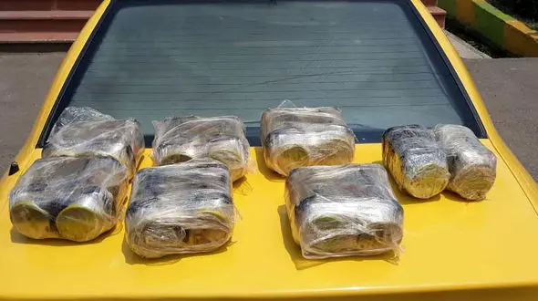 دستگیری راننده تاکسی در رشت / مسافران او تریاک بودند!