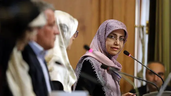 سکوت اعضای شورای شهر تهران در خصوص خرید کولرهای لاکچری برای دفترشان 