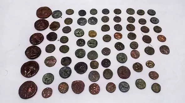 کشف گنج دوره اشکانیان در چمدان مسافر قطار  / در خوزستان فاش شد + جزییات