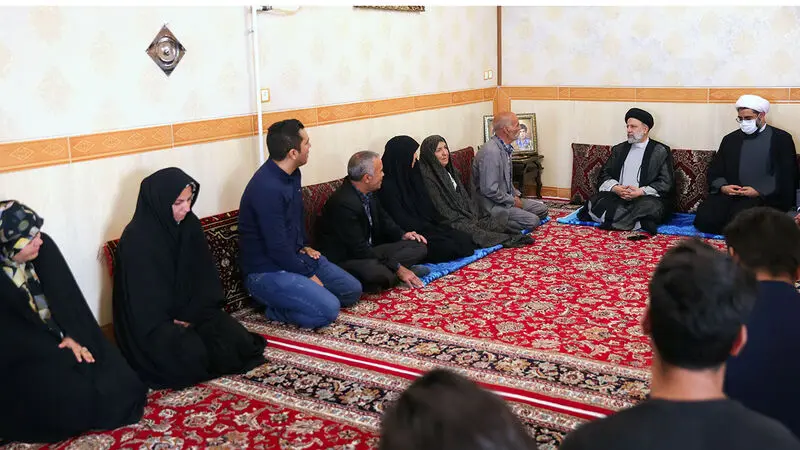 سفر رییس جمهور به همدان - سی امین سفر استانی به همدان وارد شد و با اقشار مختلف مردم و مسئولان دیدار کرد