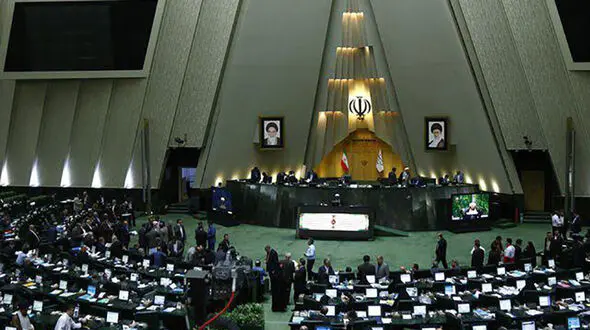 آغاز جلسه علنی امروز مجلس همراه با قرائت اسامی تاخیرکنندگان/ ادامه رسیدگی به لایحه درآمد پایدار شهرداری‌ها