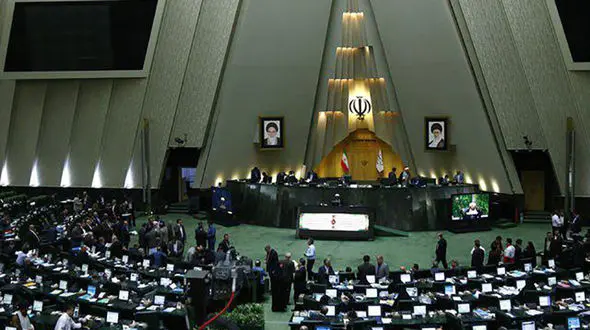 انتقاد تند نماینده ماهشهر از عملکرد دولت/ پزشکیان: توهین نکنید