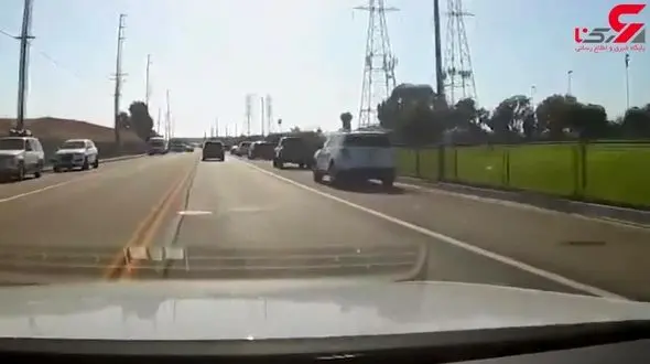 خلبان ماهر ترجیح داد در خیابان شلوغ فرود بیاید!+فیلم