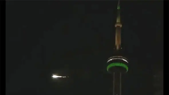 فیلم / شکار گلوله آتشین در آسمان! / شوکه می شوید