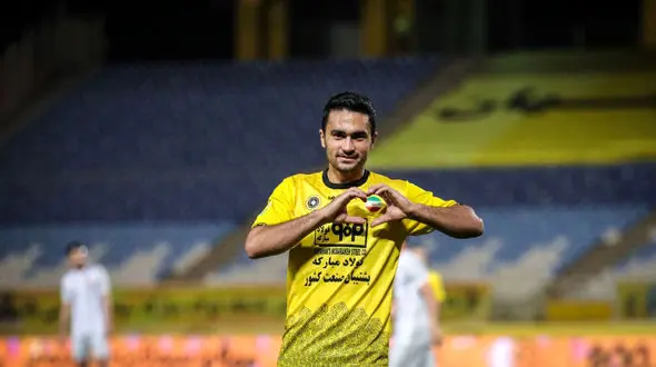 محمد کریمی: همه سوت های داور به ضرر ما بود