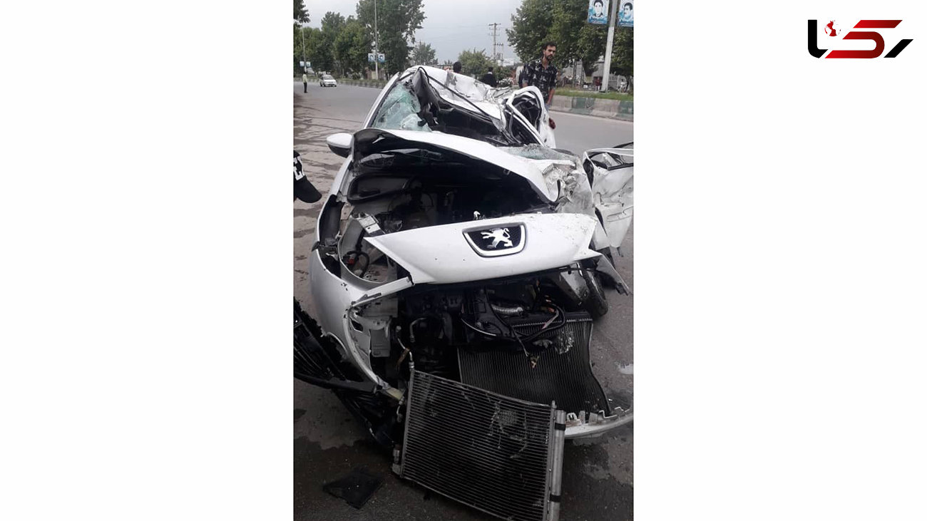یک کشته در واژگونی خودرو در جویبار + عکس پژوی له شده