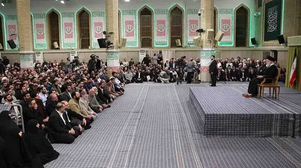 رهبر انقلاب: آمریکایی ها بدانند اگر این دفعه جنگی راه بیاندازند این جنگ جنگ منطقه‌ای خواهد بود