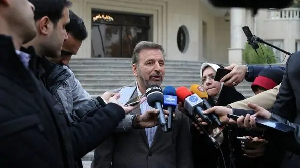 خودسوزی را هرگز نمی پسندیم / حضور زنان فعلا در ورزشگاه به مصلحت نیست !