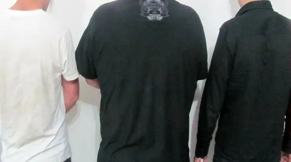 3 مرد گیلانی صومعه‌سرا  را بهم ریختند + عکس