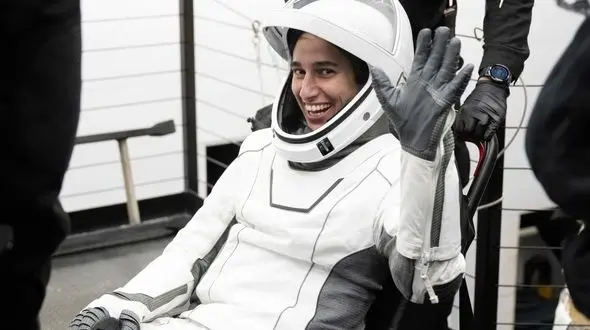 یاسمین مقبلی به زمین برگشت