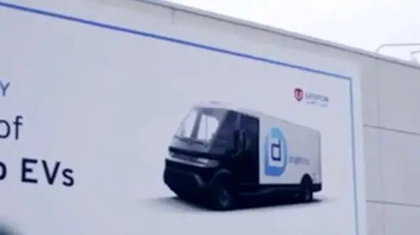  فرآیند خط تولید پیشرفته ون های الکتریکی در یک کارخانه مدرن