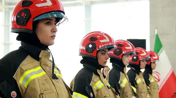 برای اولین بار در کشور؛ استخدام آتش نشانان زن در دستور کار قرار گرفت