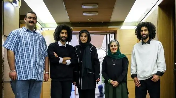 فیلم و عکس/ نگاهی به حضور ریما رامین فر، آتیه جاوید، سنا و سونیا حسینی و... در کنسرت مصطفی و مجتبی بلال حبشی «رحمان رحیم» در حاشیه اکران مردمی سریال پایتخت