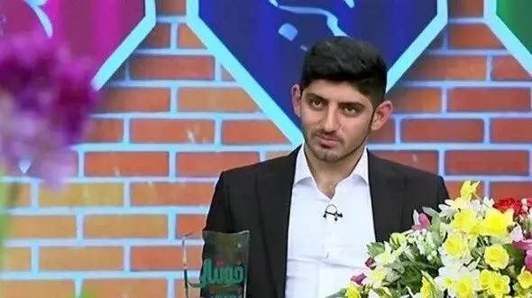 فیلم / نگاهی به  مراسم عروسی منحصربه‌فرد مهدی ترابی، بازیکن تیم تراکتور / جشنی با دیزاین تصاویر حاج قاسم و خواندن شعر حماسی در وصف سردار سلیمانی