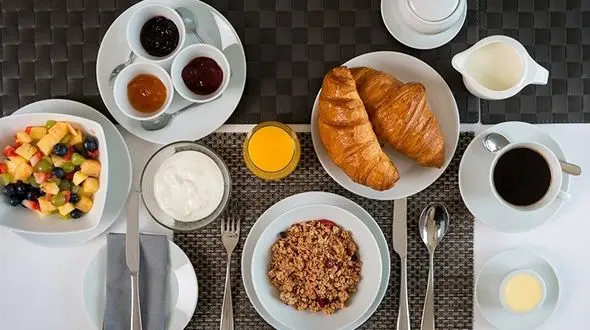 خوردن کیک و آبمیوه در وعده صبحانه ممنوع/عامل اپیدمی جهانی چاقی کشف شد