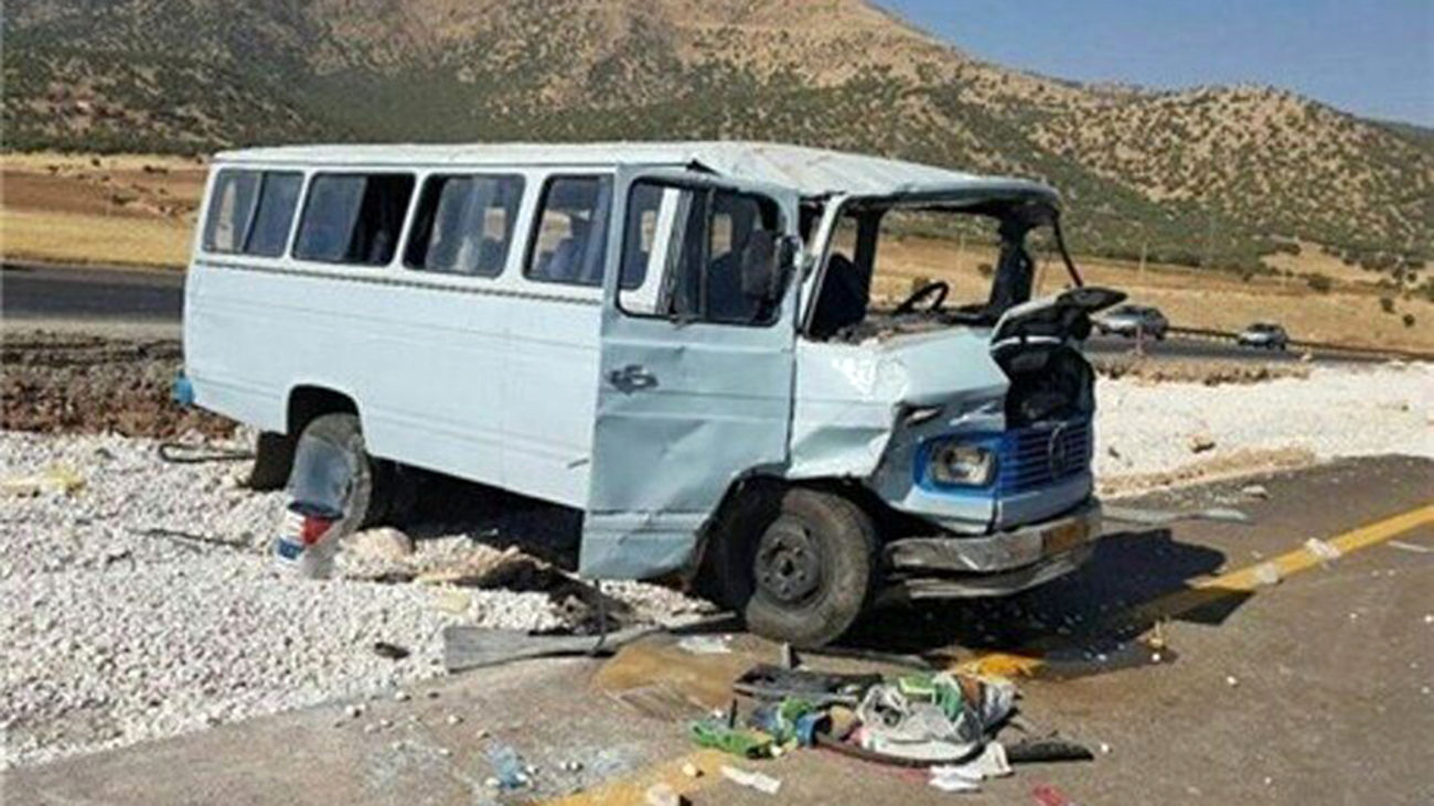 انحراف مینی بوس سرویس 14 مصدوم برجای گذاشت + فیلم