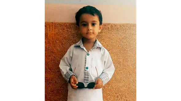 یحیی بلوچ 6 ساله قربانی بی آبی شد + عکس پسرک نمکین!