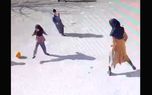 بازی کردن معلم - فیلم زمین خوردن خانوم معلم هنگام بازی فوتبال در مدرسه