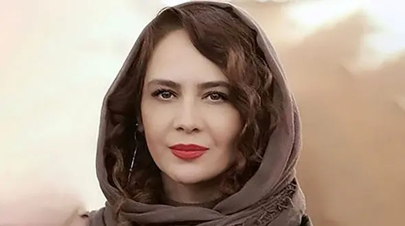 عکس بی روسری و فوق زننده خانم بازیگر صدا و سیما بعد از مهاجرت / نگین صدق گویا را می شناسید؟!