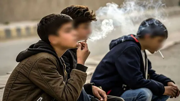 آمار غیرمستند از زبان یک نماینده مجلس / واقعا بیش از ۳ میلیون دانش آموز معتاد هستند؟ / اینگونه باید کنار هر مدرسه یک کمپ ترک اعتیاد تاسیس کرد