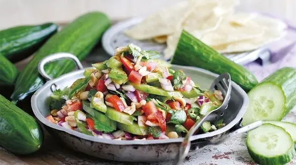 زیبایی پوست با ماسک خیار/یک آبرسان قوی خانگی
