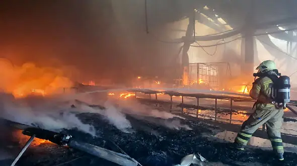 آتش سوزی هولناک در پارکینگ یک واحد مسکونی / در شهرک ولیعصر (عج) رخ داد