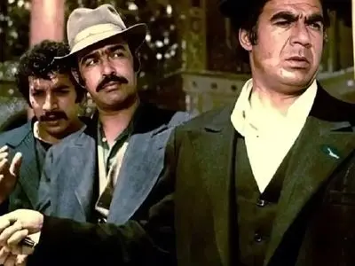 فیلم / مرتضی عقیلی، بازیگر قدیمی سینما: ناصر ملک مطیعی بهم یاد داد که ماشین گرانتر دستمزدم را بیشتر می کند .../ با پیکان یه قیمت بود با تویوتا ...