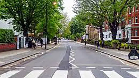 عکس زن و شوهر ایرانی در خیابان جنجال به پا کرد! / او ناموسش را در خیابان شریک شد؟! + عکس