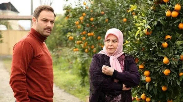 اکرم محمدی «خانم بزرگ» سریال ستایش با استایل اروپایی  ترکوند + فیلم / دیگه بازیگری یادم رفته !