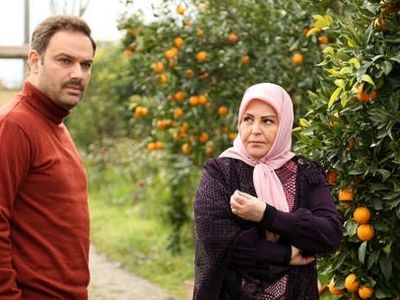 اکرم محمدی «خانم بزرگ» سریال ستایش با استایل اروپایی  ترکوند + فیلم / دیگه بازیگری یادم رفته !