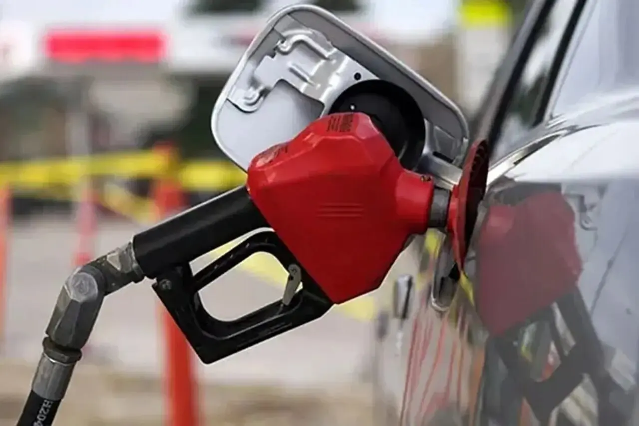 افزایش نرخ جدید بنزین توسط پزشکیان اعلام شد