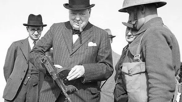 جشن تولد چرچیل در کنار استالین و روزولت ! + عکس