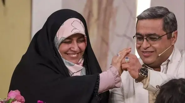 فیلم /  دکتر عزیزی: اول عروسیم زنم بهم گفت  برم دنبالم  بریم خونه ...گفتم تا حالا چجوری میرفتی  باز ... خیلی بهش برخورد .../ المیرا شریفی مقدم : باید هم بهش بربخوره  آخه ...