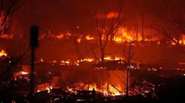 آتش سوزی جنگل ها در کلرادو، بیش از هزار خانه را ویران کرد