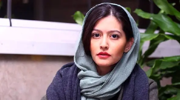 جذاب ترین عکس پردیس احمدیه در شب احیا  ! / ساحل پوست شیر همه را منقلب کرد !