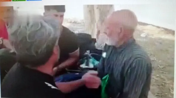 ببینید / پیرمرد گمشده در اربعین حسینی پیدا شد / پایان فراق پدر و پسر + فیلم و عکس