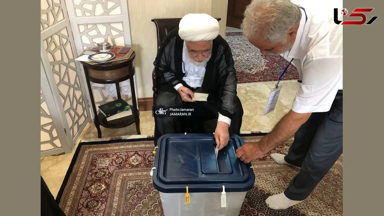 مهدی کروبی رای خود را به صندوق انداخت