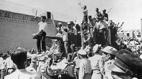 آیت‌الله خامنه‌ای و حسن روحانی روز ۲۲ بهمن سال 57 کجا بودند؟